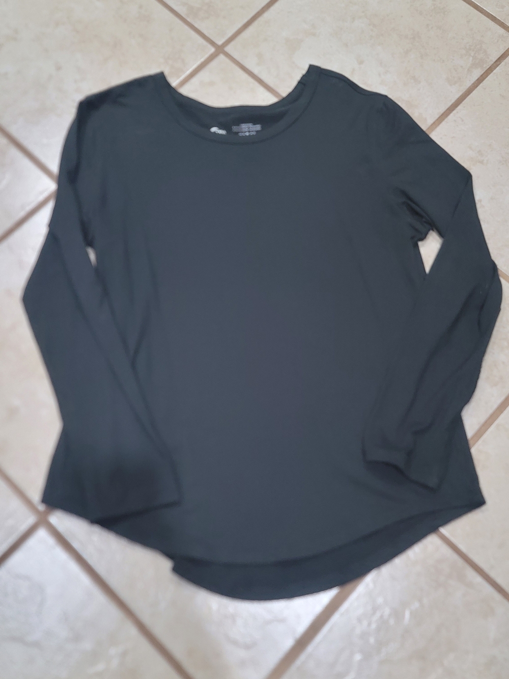 ZYIA Women's Black Long Sleeve Crew Top